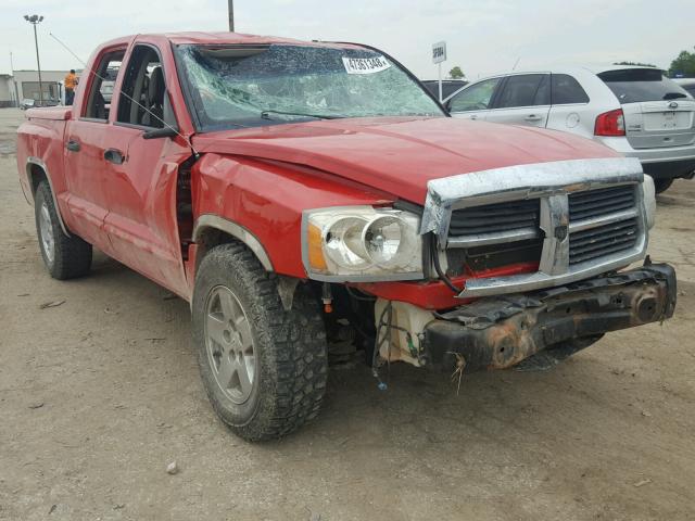 1D7HE48NX5S341712 - 2005 DODGE DAKOTA QUA RED photo 1