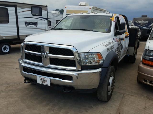 3C7WRLEL8GG375860 - 2016 RAM 4500 WHITE photo 2