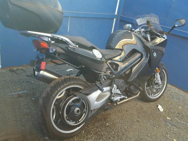 WB1024402CZR12847 - 2012 BMW F800 ST BLACK photo 4