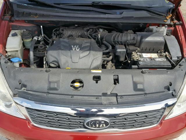 KNDMG4C74C6474712 - 2012 KIA SEDONA LX RED photo 7