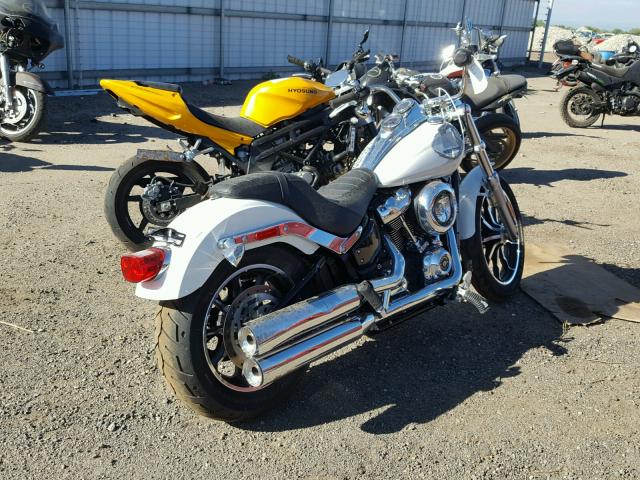 1HD1YNJ10JC030809 - 2018 HARLEY-DAVIDSON FXLR LOW R WHITE photo 4