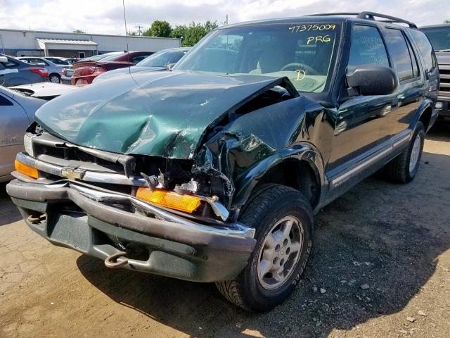 1GNDT13W31K265913 - 2001 CHEVROLET BLAZER GREEN photo 2