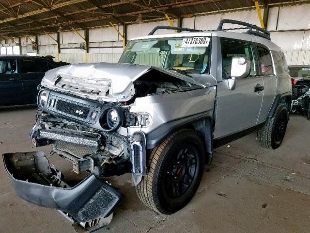 JTEZU11F470008600 - 2007 TOYOTA FJ CRUISER SILVER photo 2