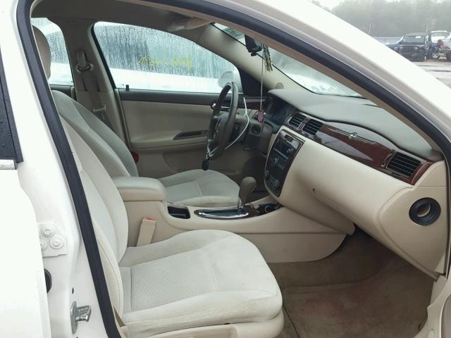 2G1WC581069234240 - 2006 CHEVROLET IMPALA LT WHITE photo 5