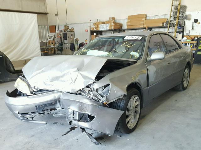 JT8BF28G7W5037738 - 1998 LEXUS ES 300 GRAY photo 2