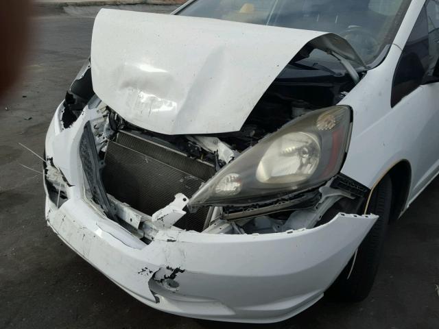 JHMGE88289S024440 - 2009 HONDA FIT WHITE photo 9