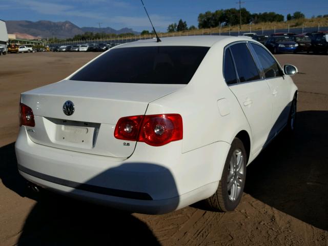 3VWEG71K67M072531 - 2007 VOLKSWAGEN JETTA WOLF WHITE photo 4