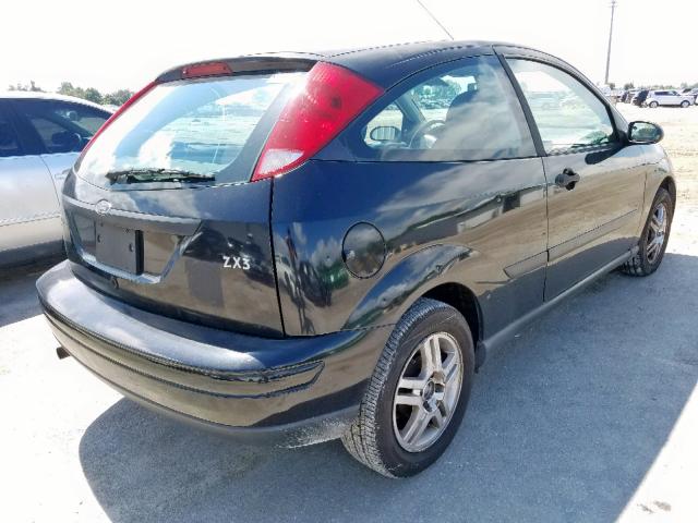 3FAFP3137YR174360 - 2000 FORD FOCUS ZX3 BLACK photo 4