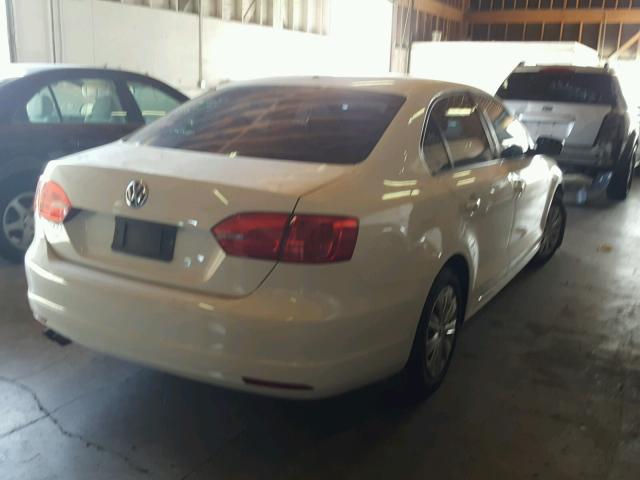 3VW2K7AJ8EM375218 - 2014 VOLKSWAGEN JETTA BASE 白色 照片 4