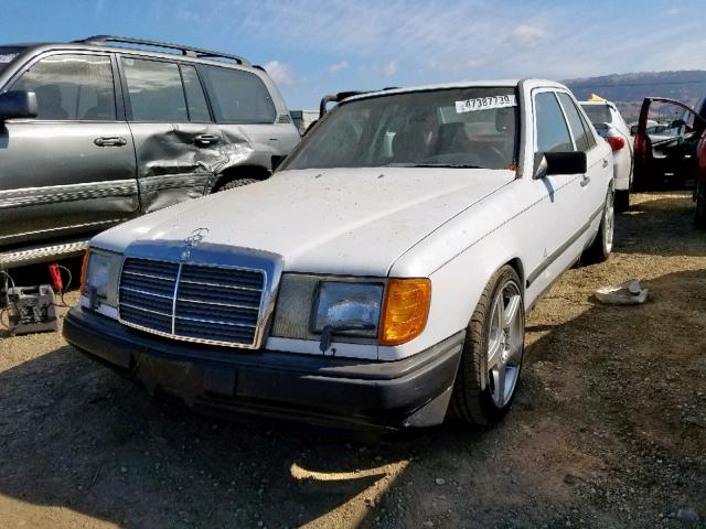 WDBEA30D1GA307123 - 1986 MERCEDES-BENZ 300 E WHITE photo 2