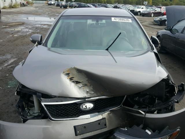 KNAFU4A29A5130947 - 2010 KIA FORTE EX BROWN photo 7