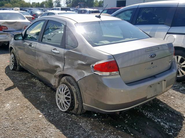 1FAHP34N48W146972 - 2008 FORD FOCUS S/SE SILVER photo 3