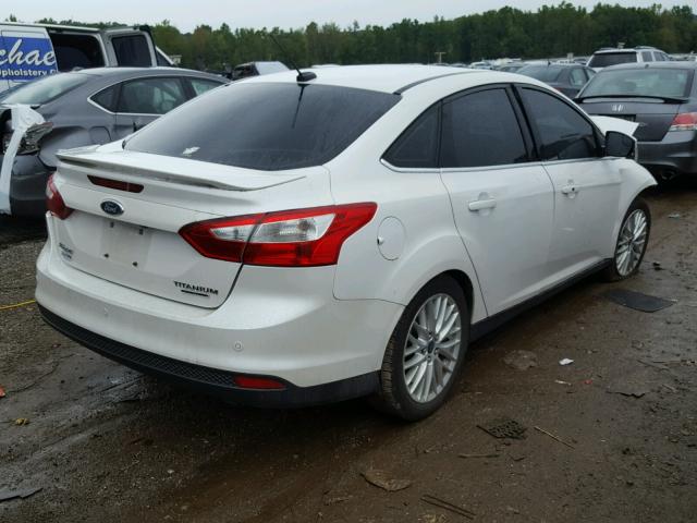 1FADP3J21EL450055 - 2014 FORD FOCUS TITA WHITE photo 4