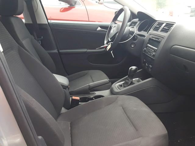 3VW2K7AJ5FM272257 - 2015 VOLKSWAGEN JETTA BASE Արծաթագույն լուսանկար 5