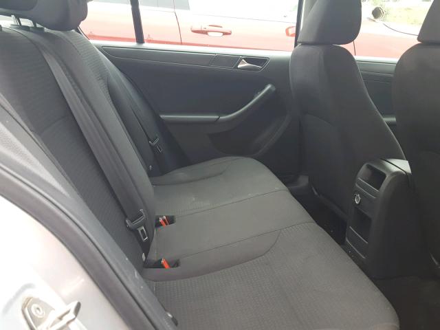 3VW2K7AJ5FM272257 - 2015 VOLKSWAGEN JETTA BASE Արծաթագույն լուսանկար 6