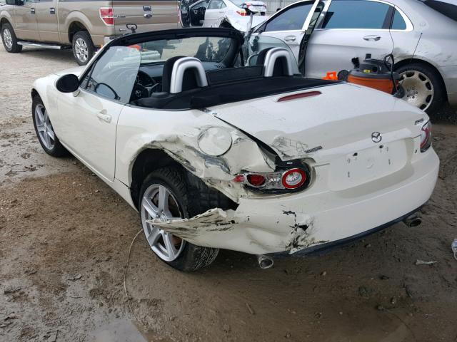 JM1NC25F060112649 - 2006 MAZDA MX-5 MIATA WHITE photo 3