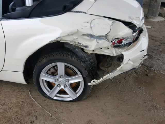 JM1NC25F060112649 - 2006 MAZDA MX-5 MIATA WHITE photo 9