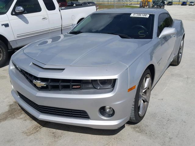 2G1FT1EW1A9209445 - 2010 CHEVROLET CAMARO SS SILVER photo 2