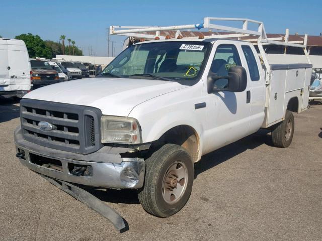 1FDSX35505EC43713 - 2005 FORD F350 SRW S WHITE photo 2