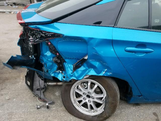 JTDKARFP0J3080978 - 2018 TOYOTA PRIUS PRIM 蓝色 照片 9