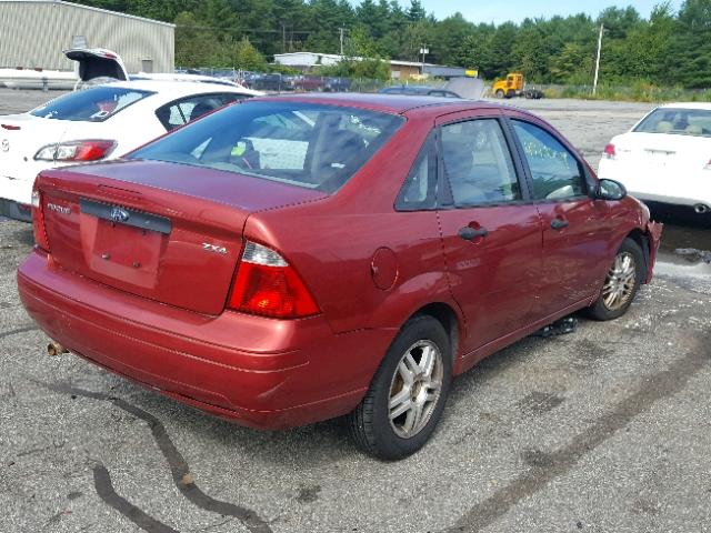 1FAFP34N95W125764 - 2005 FORD FOCUS ZX4 RED photo 4