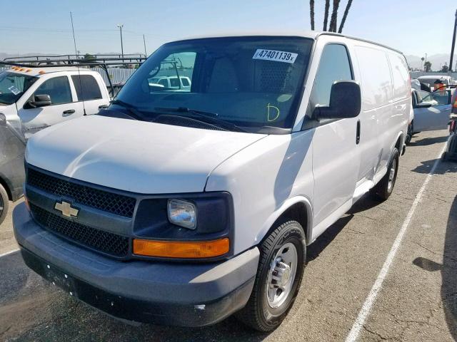 1GCWGFCA7D1104370 - 2013 CHEVROLET EXPRESS G2 WHITE photo 2