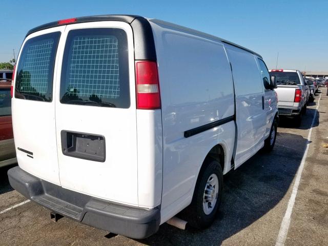 1GCWGFCA7D1104370 - 2013 CHEVROLET EXPRESS G2 WHITE photo 4