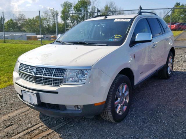 2LMDU88C59BJ05826 - 2009 LINCOLN MKX WHITE photo 2