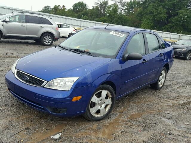 1FAFP34N85W311361 - 2005 FORD FOCUS ZX4 BLUE photo 2