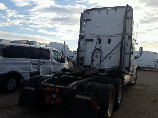 1FUJGLDR6CLBB3083 - 2012 FREIGHTLINER CASCADIA 1 WHITE photo 4