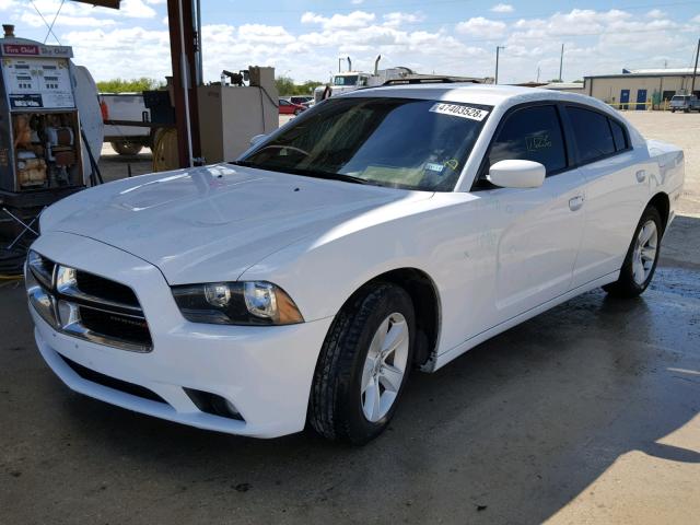 2C3CDXHG2EH347333 - 2014 DODGE CHARGER SX WHITE photo 2