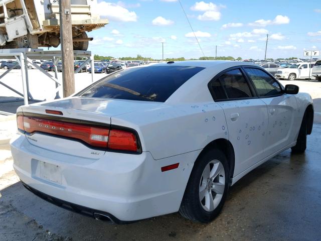 2C3CDXHG2EH347333 - 2014 DODGE CHARGER SX WHITE photo 4