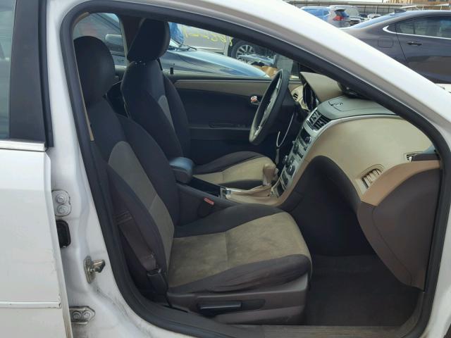 1G1ZA5EU8CF290317 - 2012 CHEVROLET MALIBU LS WHITE photo 5