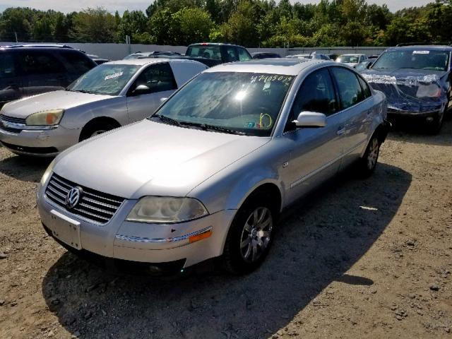 WVWPD63BX2P360938 - 2002 VOLKSWAGEN PASSAT GLS SILVER photo 2