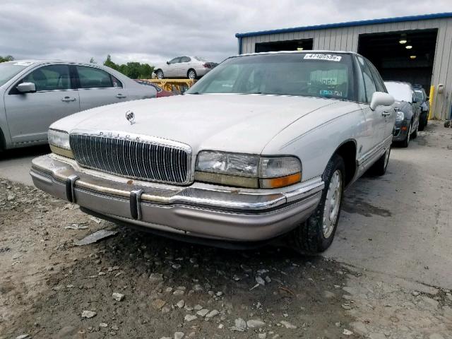 1G4CU5213TH608018 - 1996 BUICK PARK AVENU WHITE photo 2