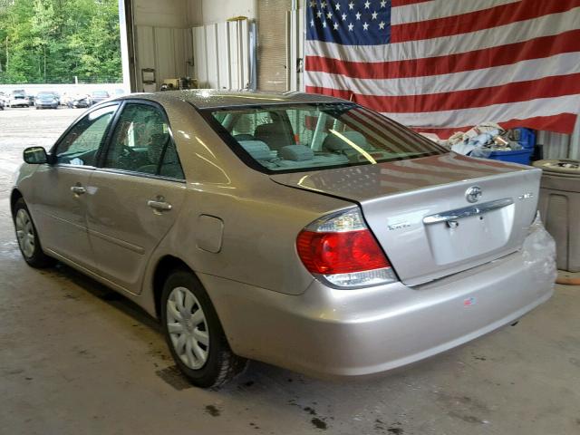 4T1BE32K55U393595 - 2005 TOYOTA CAMRY LE GOLD photo 3