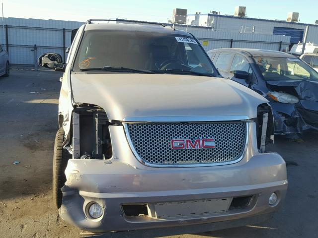 1GKFK13007J326086 - 2007 GMC YUKON SILVER photo 9