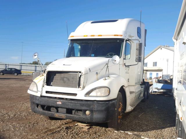 1FUJA6CG02LJ87232 - 2002 FREIGHTLINER CONVENTION WHITE photo 2