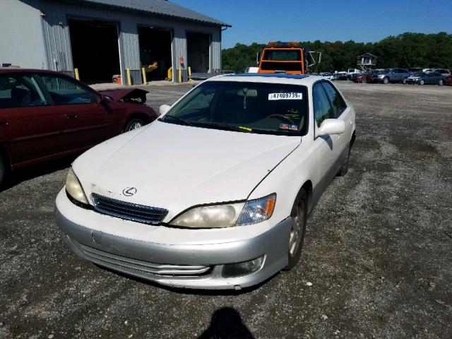 JT8BF28G815108891 - 2001 LEXUS ES 300 WHITE photo 2