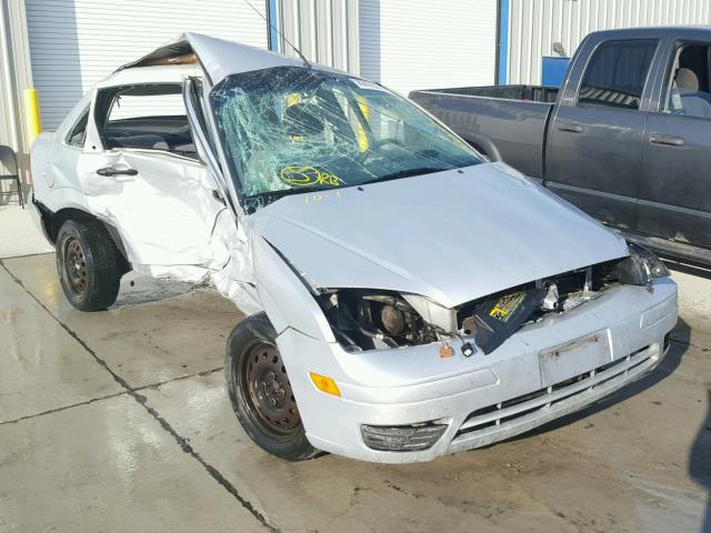 1FAFP34N46W106525 - 2006 FORD FOCUS ZX4 SILVER photo 1