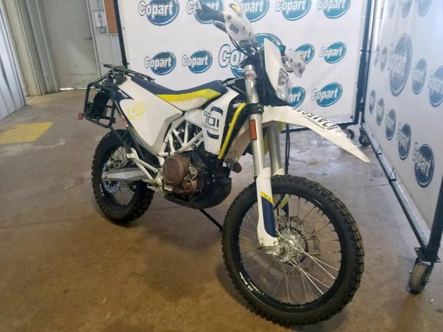 VBKUEV401HM705063 - 2017 HUSQVARNA 701 ENDURO  WHITE photo 1