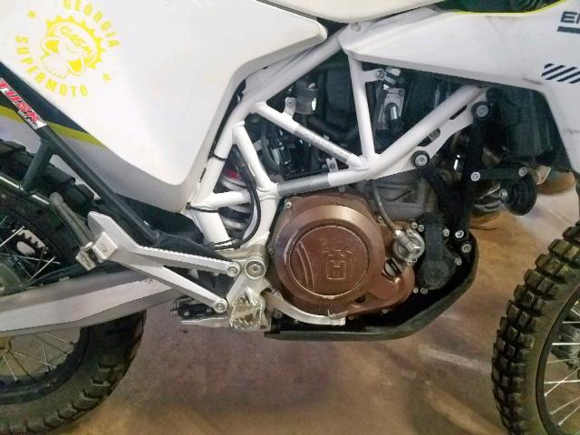 VBKUEV401HM705063 - 2017 HUSQVARNA 701 ENDURO  WHITE photo 9