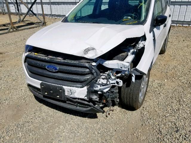 1FMCU0F76JUC09495 - 2018 FORD ESCAPE S WHITE photo 9