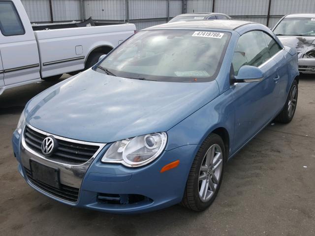 WVWFA71F48V015683 - 2008 VOLKSWAGEN EOS LUX 蓝色 照片 2