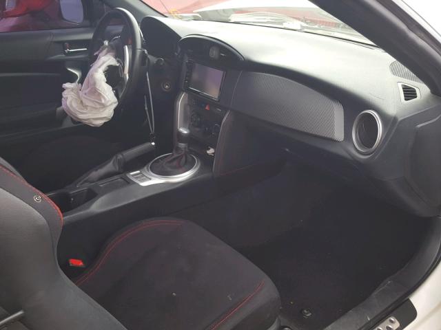 JF1ZNAA14G8708498 - 2016 TOYOTA SCION FR-S WHITE photo 5