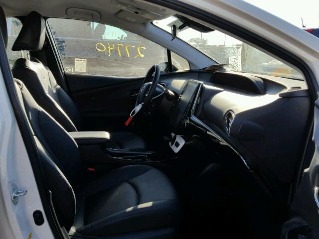 JTDKARFP2H3043876 - 2017 TOYOTA PRIUS PRIM თეთრი ფოტო 5