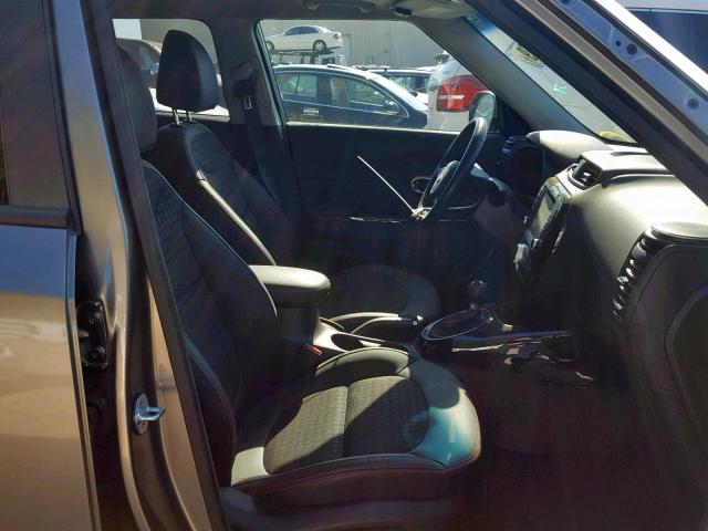KNDJX3AA0K7648148 - 2019 KIA SOUL ! Boz foto 5