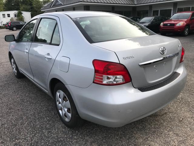 JTDBT923871048247 - 2007 TOYOTA YARIS SILVER photo 2