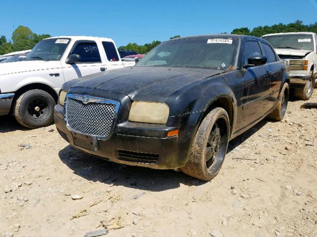 2C3JA43R75H692008 - 2005 CHRYSLER 300 BLACK photo 2