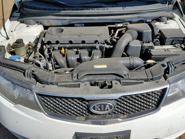 KNAFU4A24A5051718 - 2010 KIA FORTE EX WHITE photo 7